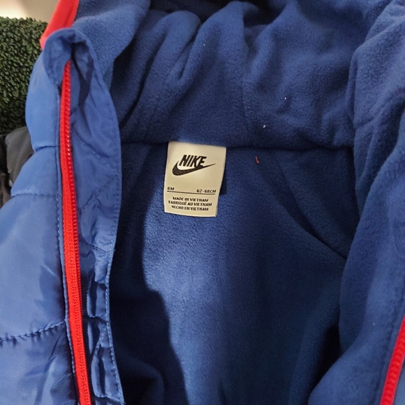 Nike Kids Puffer Jacket in Blue and Navy - Picture 3 of 3